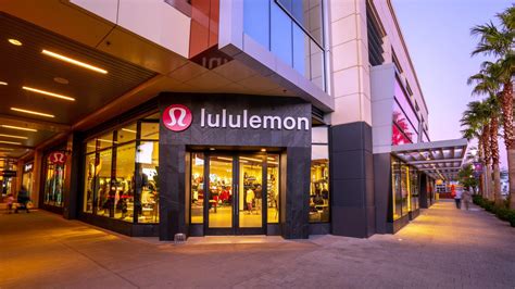 lululemon .